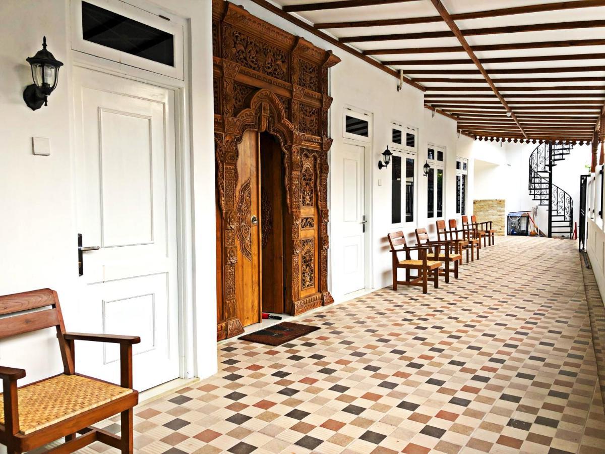 The Lawang Yogya Guesthouse Yogyakarta Ngoại thất bức ảnh
